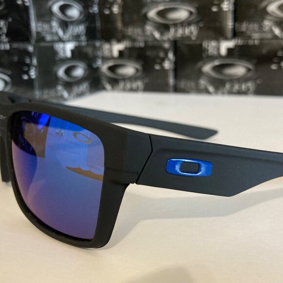 Oakley Two Face Sapphire Iridium Sunglasses - Picture 2 of 9